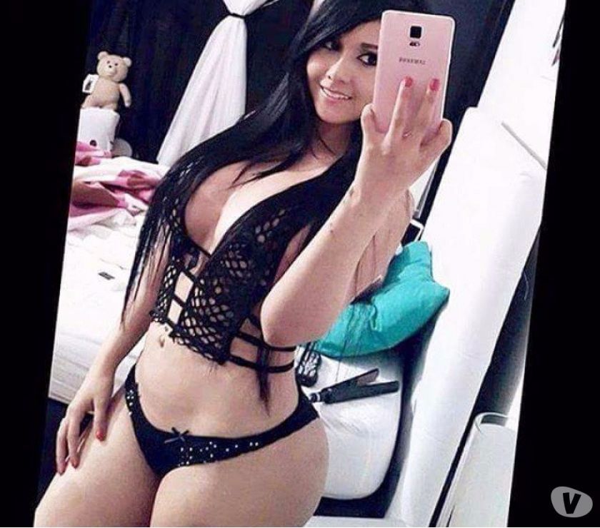 Belle brune veut faire connaissance